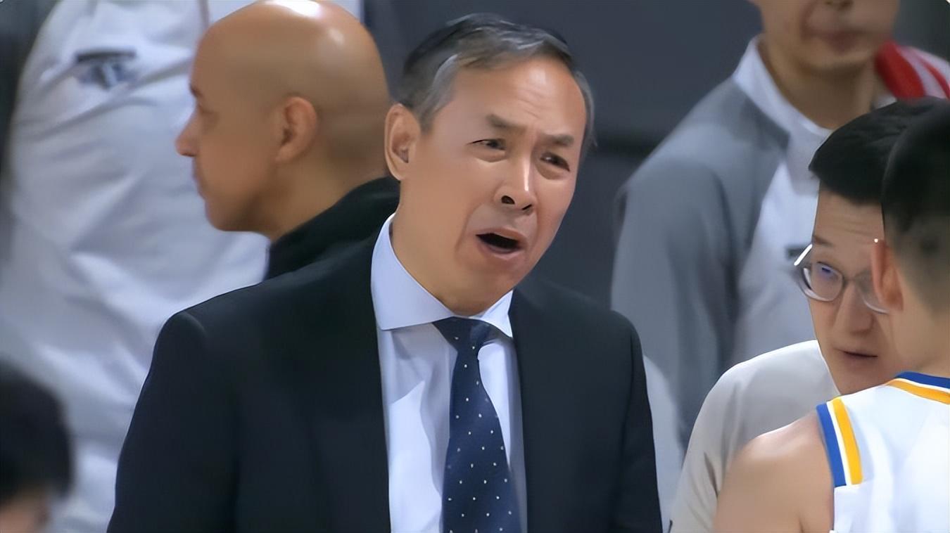 元游棋牌app下载-许利民怒斥“吊儿郎当耍大牌”的球员，绝不是外界猜测的那两人