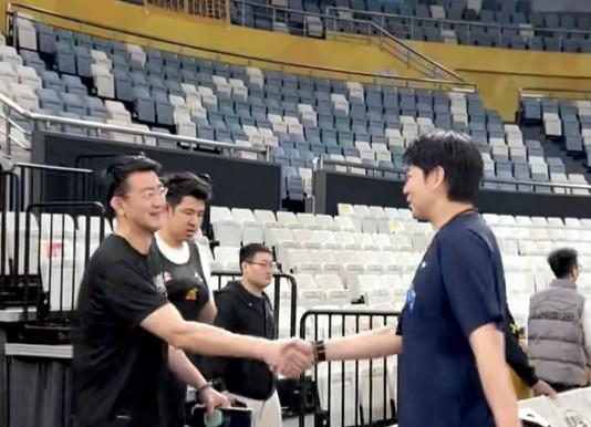 元游棋牌-邱彪：挑战卫冕冠军广厦要拿出亮剑精神，要有勇气去拼对手