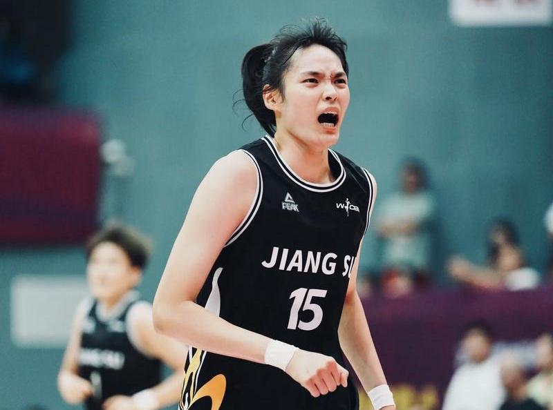元游棋牌官方入口-轰17+5力扛坎贝奇！中国女篮26岁2米悍将进化：宫鲁鸣征召她？